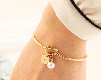 Initial knot bracelet , Bridesmaid Gift , Knot Bangle , Pearl Bracelet , Custom Bracelet , Flower Girl Gift , Gift For Mum , Gift For Her