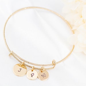 Pulsera inicial personalizada, regalo de joyería personalizado para mamá, brazaletes iniciales familiares, regalo del Día de la Madre