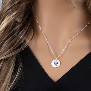 Collar inicial, collar de corona, collar de hermana del alma, regalo del día de la madre, joyería personalizada, regalo de la abuela, regalo para ella