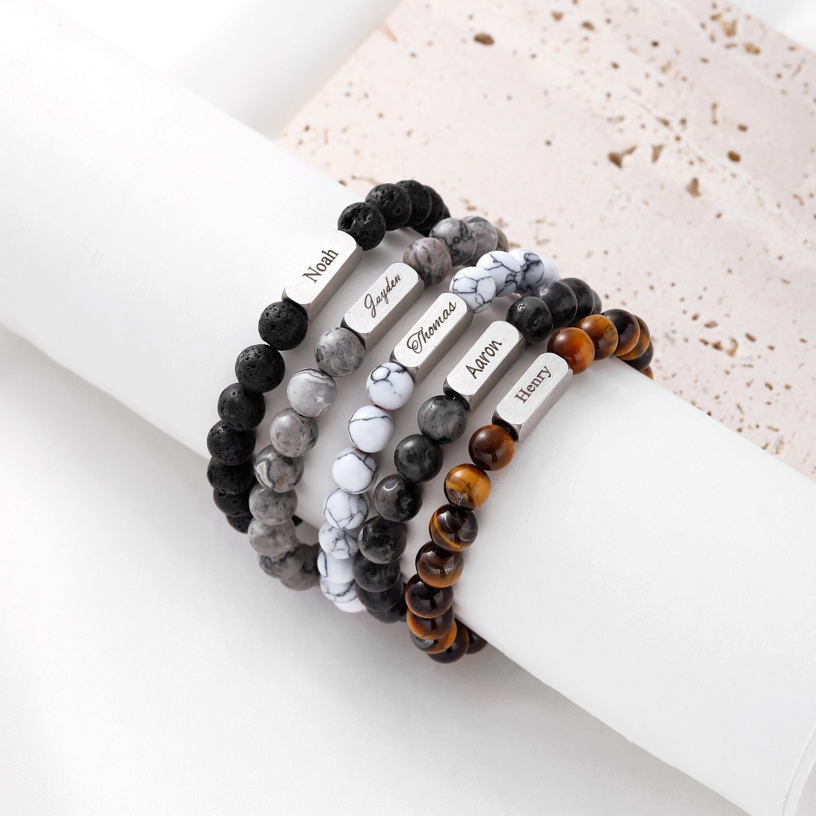 Bracelet personnalisé pour homme – Élégance et équilibre.