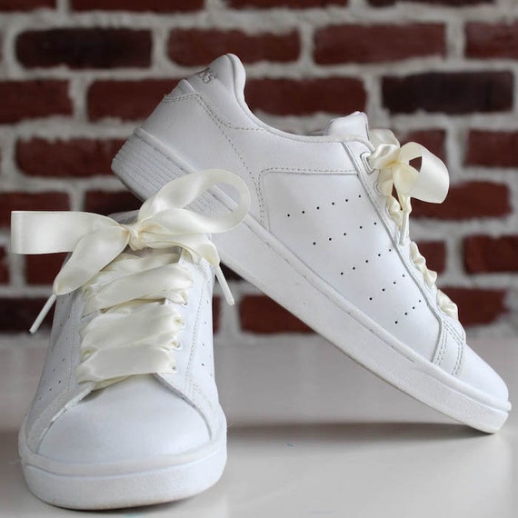 Cream sneaker cheap laces