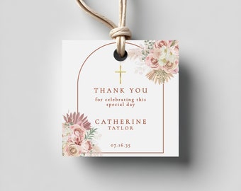 Può includere: Etichetta di ringraziamento bianca con una croce dorata, un motivo floreale e il testo "THANK YOU for celebrating this special day CATHERINE TAYLOR 07.16.35".