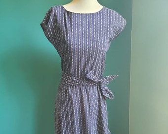 Size small/ Vintage dress, 1970s dress, 1980s, cottagecore, prairie dress, ruffle, calico, cotton, navy