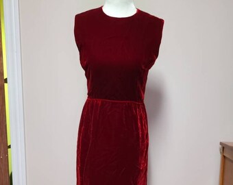 Size small / Vintage dress, red velvet, cocktail dress, 1960s dress, silk velvet, wiggle dress, sheath dress, festive,