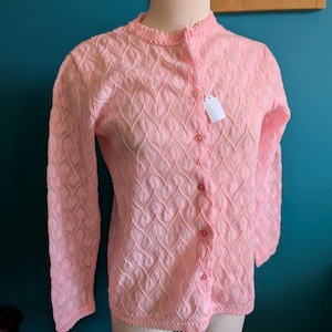 women&#39;s vintage open knit pink acrylic cardigan lace size medium lurex silver