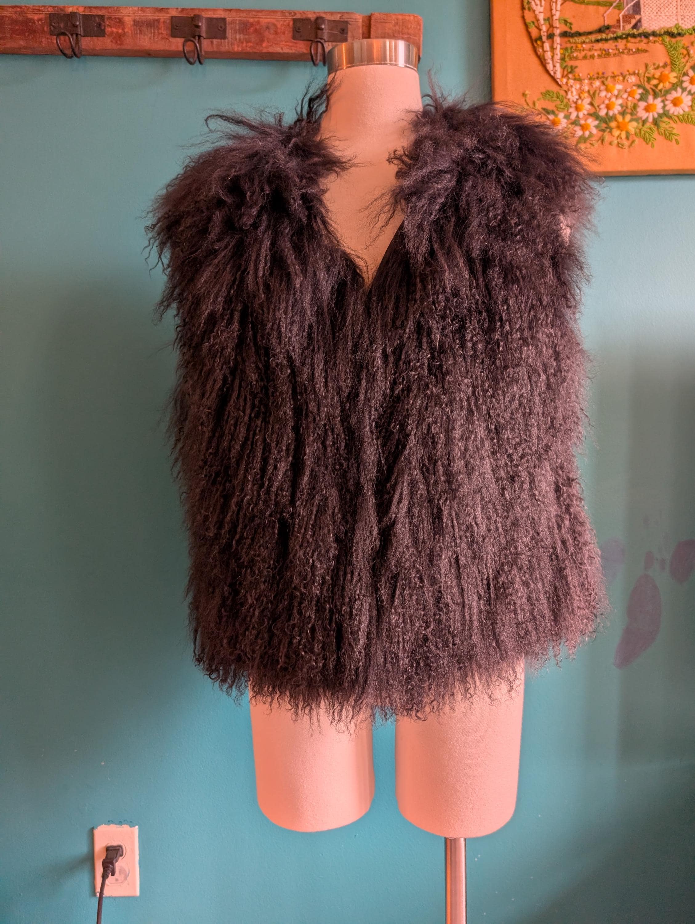 THINKFUR Curly Fur Minimal Vest 2023AW Sweater Vests