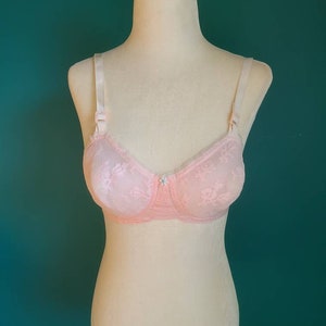 1950s cotton and lace bullet bra, size 32 B, vintage bra, lingerie, pointed cups, pastel, pinup, rockabilly, wire free
