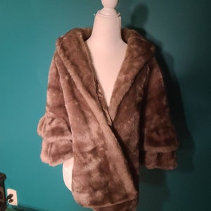 1950s faux fur shawl, faux mink, vintage faux fur, faux fur wrap, silk lined, fur jacket, fur shawl, vintage fur, 1940s, old Hollywood