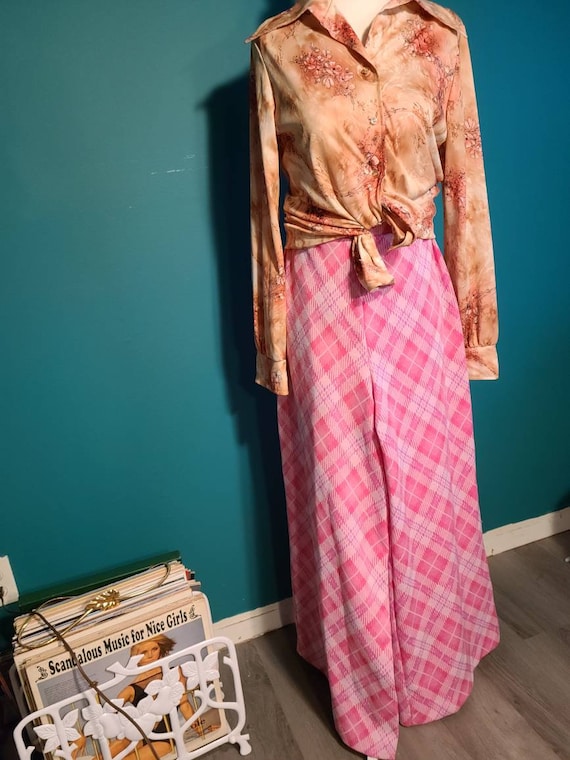 1970s high waisted bell bottoms, plaid bell bottom