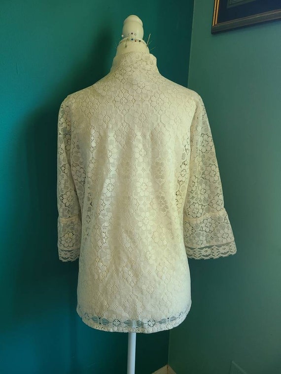 Size large/ Vintage lace top, bell sleeves, 1970s… - image 4