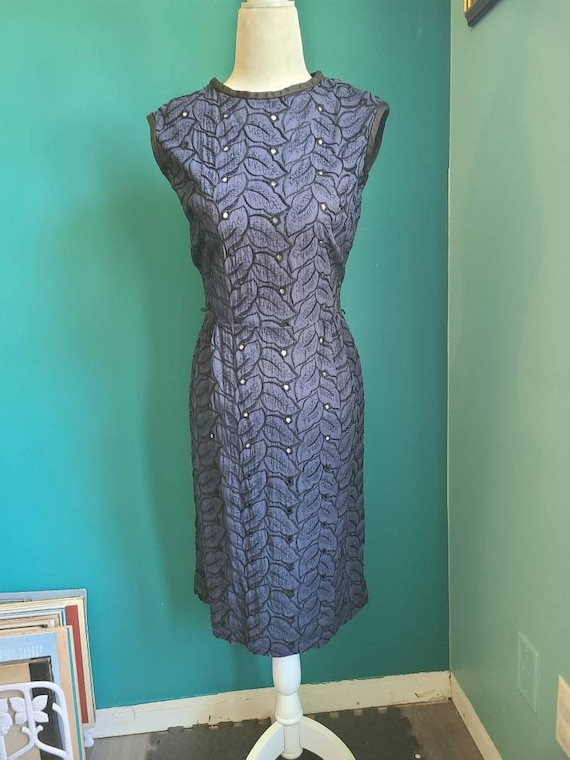 Size Medium/ Size Large, 1950s Vintage dress, embr