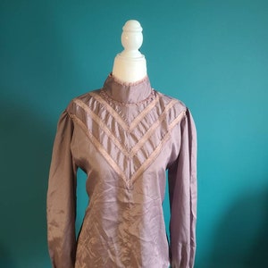 1970s victorian revival blouse, high neck, size MEDIUM LARGE, lace blouse, high neck blouse, prairie blouse, 70s does edwardian, gunnies