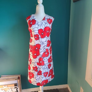 Size large / Vintage dress, 1970s vintage dress, mod, hawaiian dress, aloha, floral, bold floral, volup vintage