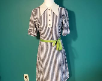 1960s mod dress, vintage dress, seersucker dress, butterfly collar, wing tip collar, striped dress, vintage a line dress, 60s mod mini