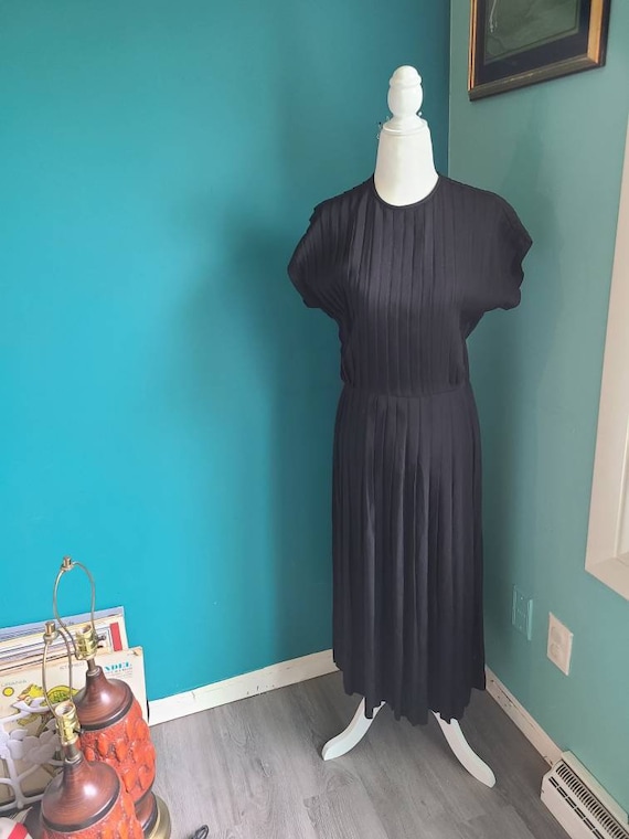Size medium / Vintage dress, 1940s pleated dress,… - image 1