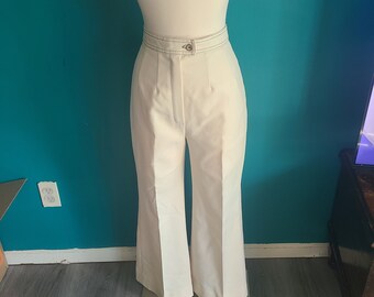 Size small/ Vintage 1970s white bell bottom pants, vintage flared pants, vintage trousers, women's vintage bell bottoms, polyester, 26 inch