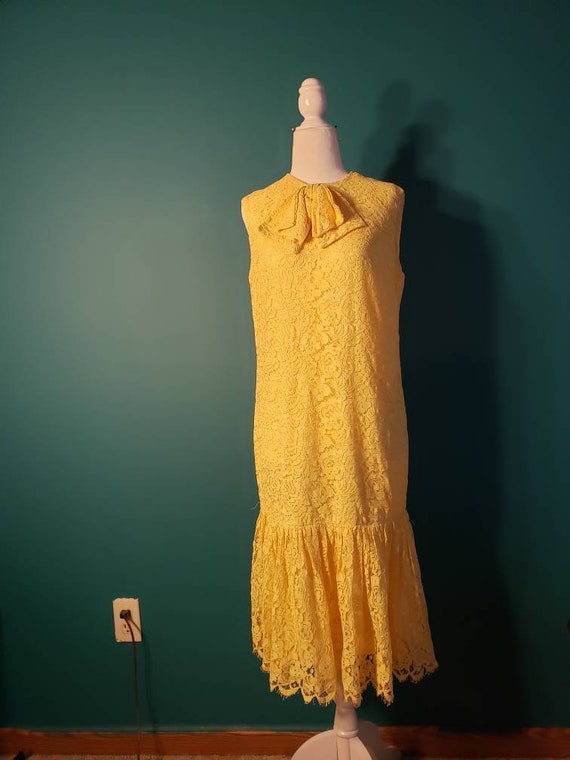 20s style flapper dress, 1960s mod dress, 60s does