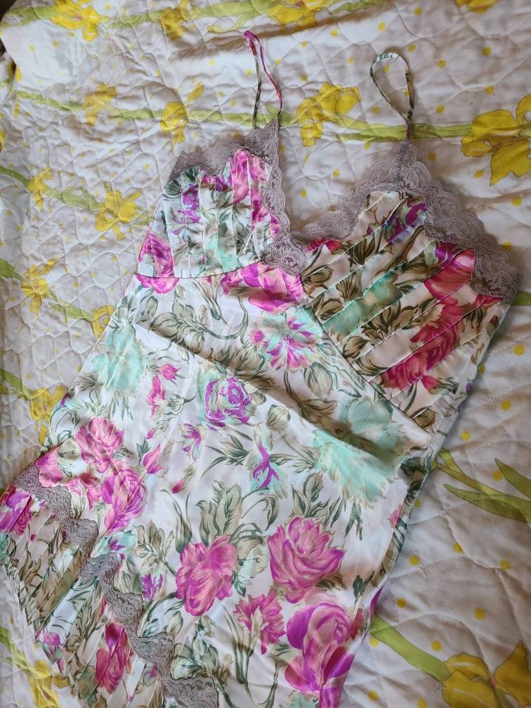 Vintage Victoria’s Secret, Vintage Gold Label, Bright, Colorful, Floral Print, Slip, Nightgown, Size Large, Lace, 1980s, 1990s, lingerie