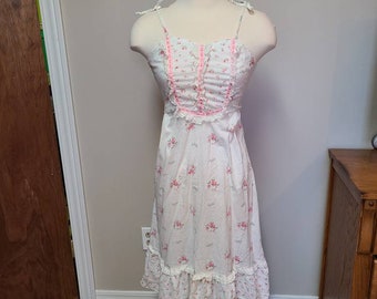 Size xs/ Vintage dress, sundress, lace, prairie, cottagecore, boho, floral, 1970s, midi dress, summer, spring, coquette