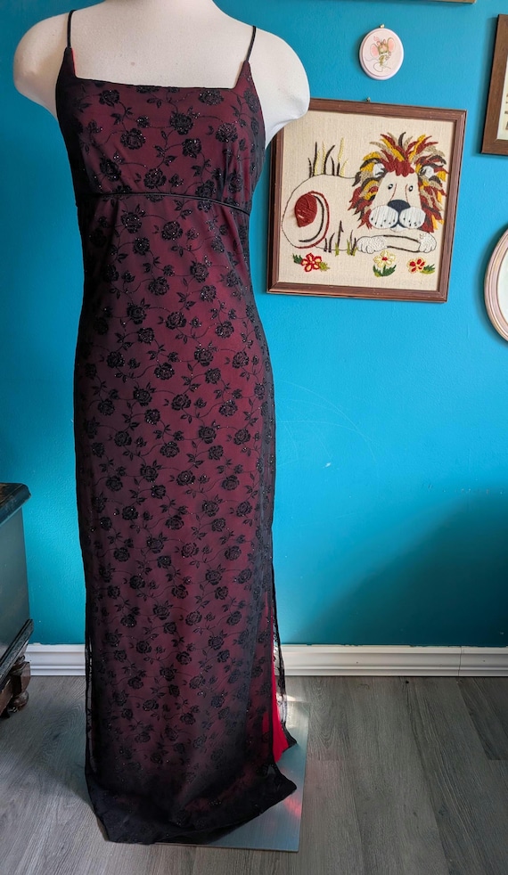 red and black layered mesh dress Vintage 90s Y2K velvet burnout pro… Suedette Skater Mini Dress White Dresses The print may vary Scarf:Black Scarf