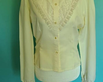 Vintage 70s victorian revival lace blouse, peterpan collar, cottagecore shirt clothing, size small, puff sleeve, gunnies blouse style white
