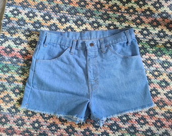 Vintage cut off shorts, vintage shorts, high waisted, vintage denim shorts, high waisted shorts, 1970s shorts, volup vintage, plus size