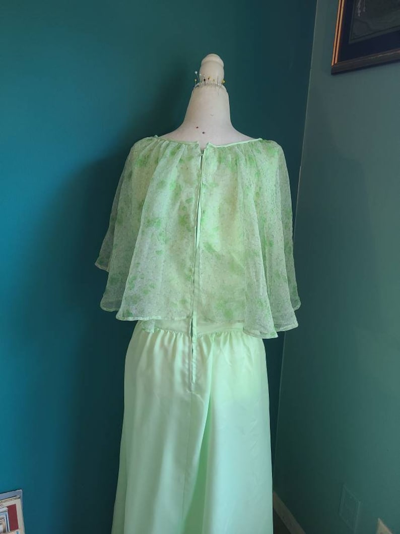 Vintage 70s green cape dress, vintage 70s maxi dress, 1970s retro formal maxi dress, pastel green maxi dress, boho maxi dress, cottagecore image 4