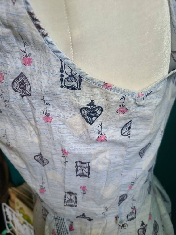 Size / 1940s Novelty Print dress with pockets, co… - image 8