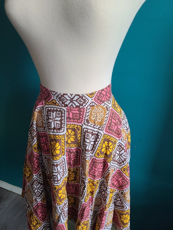 Womens vintage skirt, 60s skirt, patchwork, quilt… - image 2