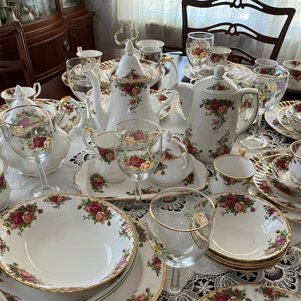 Royal Albert Old Country Roses Extensive Collection - Bone China - Gold Trim - England - c1962 -  Replacements - Sold Individually