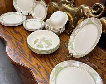 Corelle Textured Leaves Pattern Replacements - Dinner Salad Luncheon Plates - Soup Cereal Bowls - Discontinued