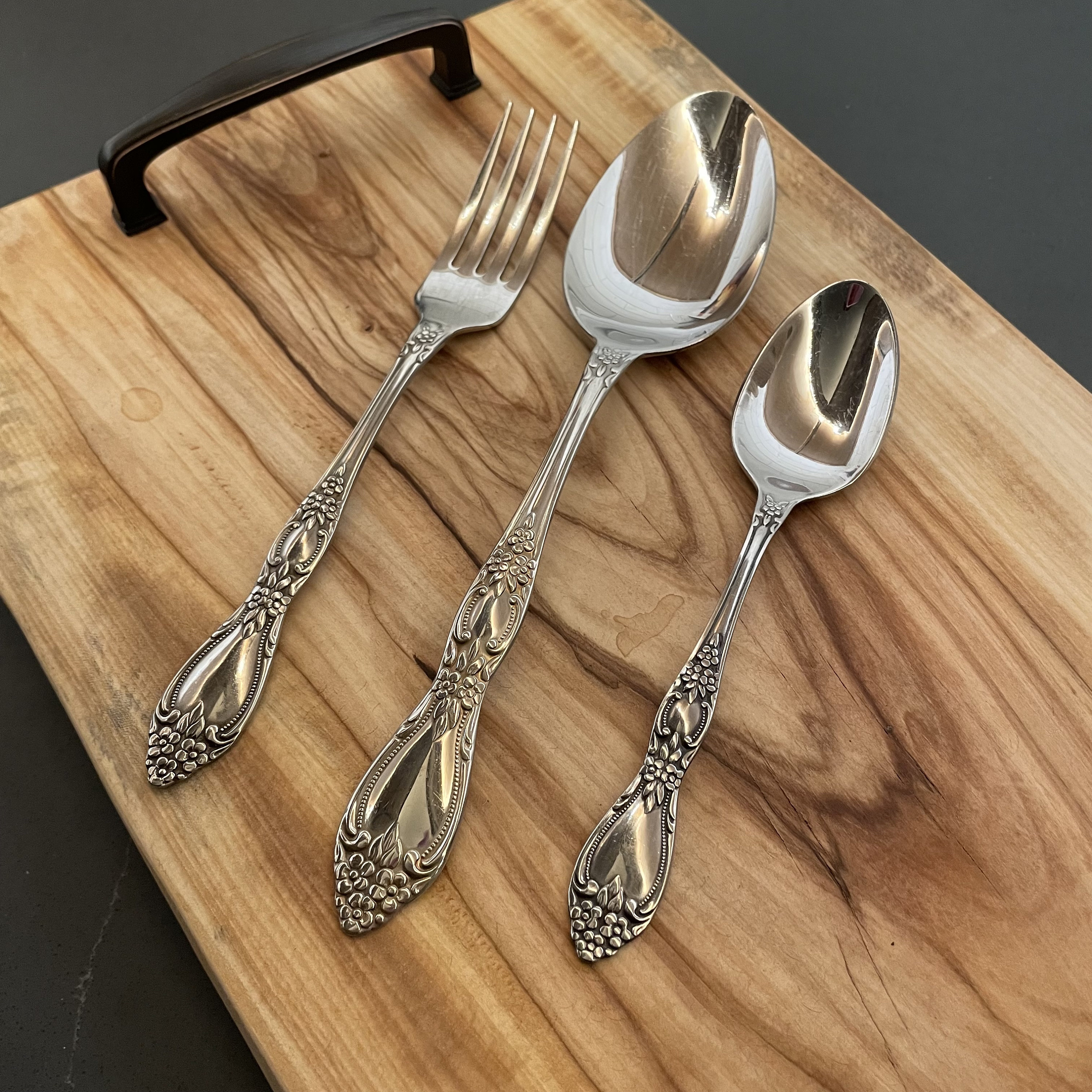 ONEIDA LTD WM A ROGERS SURF MAID 3 FORKS & 3 SPOONS STAINLESS FLATWARE ONEIDA LTD WM A ROGERS SURF MAID 3 FORKS & 3 SPOONS STAINLESS FLATWARE