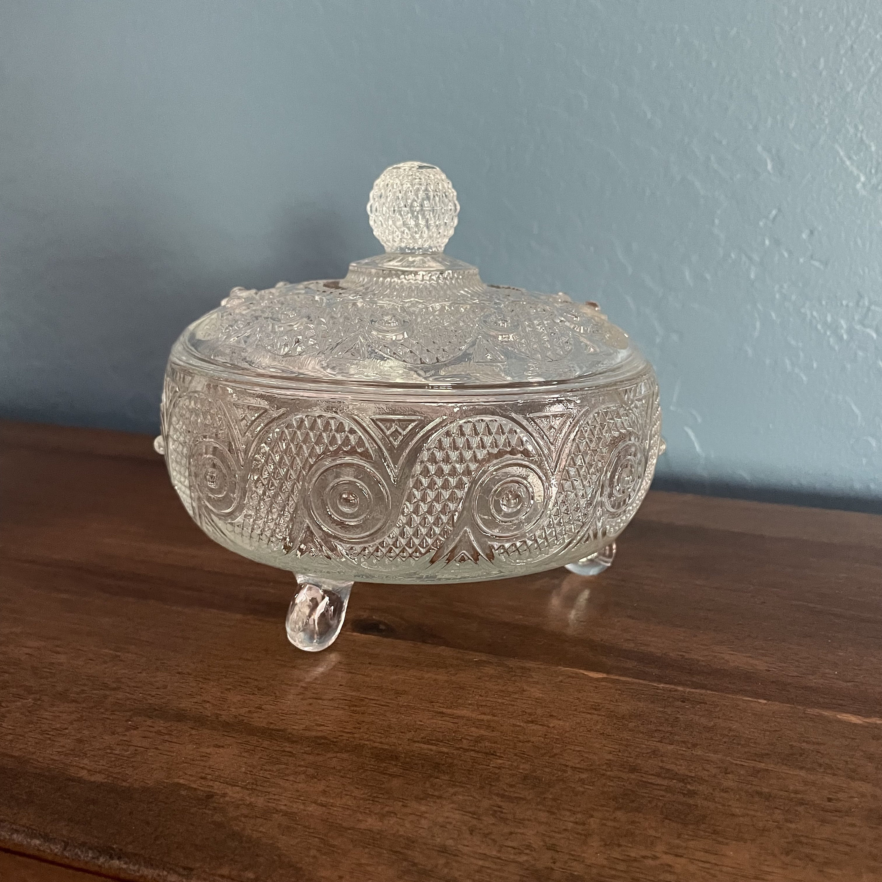 AVON エイヴォン　ハンドシェープディッシュ Vintage Avon Candy Dish Jar - Trinket Dish - Clear Glass