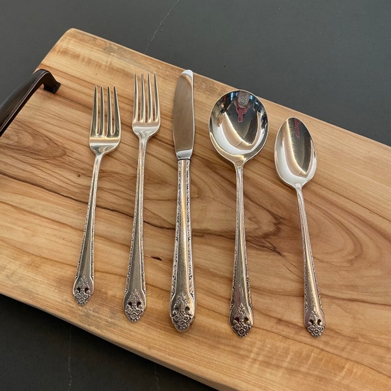 Holmes and Edwards Inlaid Silverplate Flatware - Lovely Lady