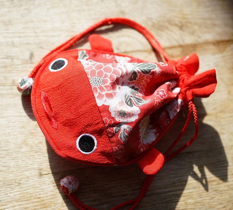Porte monnaie poisson rouge asiatique en soie et cotton pochet telephone portable, petite sac à cordon Rouge bouche rouge