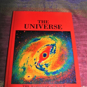 The Universe: The World Of Science Volume 8 - 1991 Vintage Hardcover Encyclopaedia
