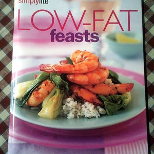 Low-Fat-Feasts Cookbook - Ricettario settimanale femminile - Ricettario vintage 2002 - Copertina flessibile