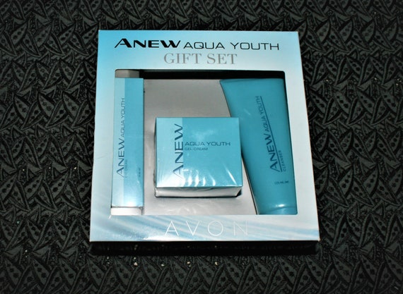 Avon Anew Aqua Youth Gift Set Box Set of Three Aqua Youth Products
