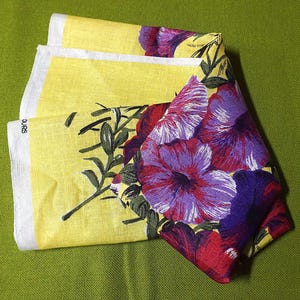 Vintage Ulster Petunias Tea Towel - Irish Pure Linen Tea Towel - Purple And Red Petunias On Lemon Background - Vintage Tea Towel - Tea Cloth