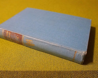 Squadron Airborne door Elleston Trevor - 1957 Vintage hardcover - Vintage Readers Book Club - Pre-Loved Vintage Novel