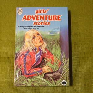 Histórias de aventura para meninas - Série de livros Night Owl - Cathy tropeçou em um segredo e outras histórias - Capa dura vintage de 1985 - Livro infantil