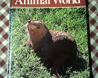 Encyclopedia Of The Animal World - Stargazers To Titis - Vol 19 - 1982 Vintage Animal Reference Book - Pre-Loved Hardcover