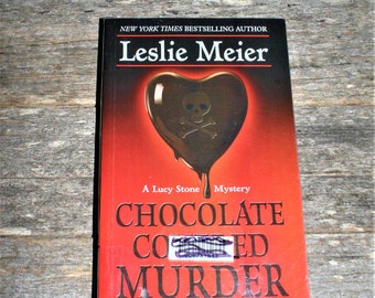 Chocolate Covered Murder By Leslie Meier - A Lucy Stone Mystery - Large Print Edition - Pre-Loved Novel - Ex-Library Book