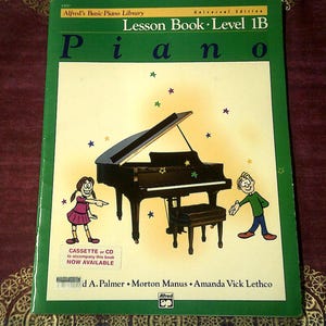 Alfred&#39;s Basic Piano Library - Lesson Book Level 1B - Universal Edition - Piano Course And Sheet Music Book - 1995 Vintage Music Book