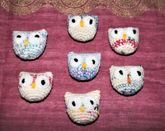 Pequeños búhos de ganchillo - Búhos amigurumi - Pequeños regalos - Elige el color que prefieras