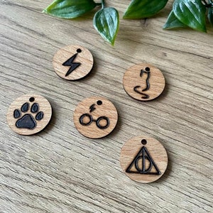Żetony zakupowe / drewniane breloki / zawieszki Harry Potter / drewniane zawieszki / pomysł na prezent / Harry Potter / Hogwart / kot / pies