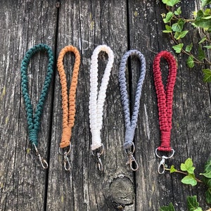 Macrame keychain / keychain / gift idea / macrame / keychain gift