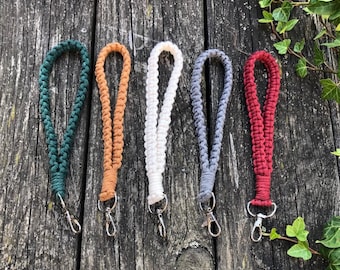 Macrame keychain / keychain / gift idea / macrame / keychain gift