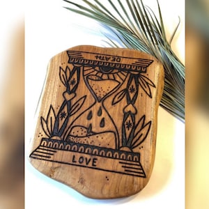 Holzplatte Love Death/ Holzscheibe / Holz Teil mit Gravur / Holz Gravur / Geschenkidee / Sanduhr / Love Death / Liebe Tod