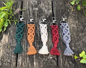 Macrame keychain braid / keychain / gift idea / macrame / keychain gift
